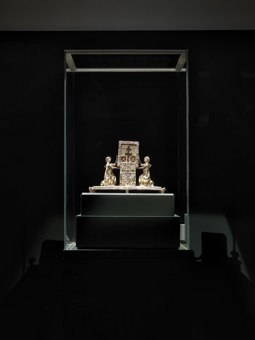 Works of Art from Louvre to Thessaloniki: The Reliquary of the True Cross